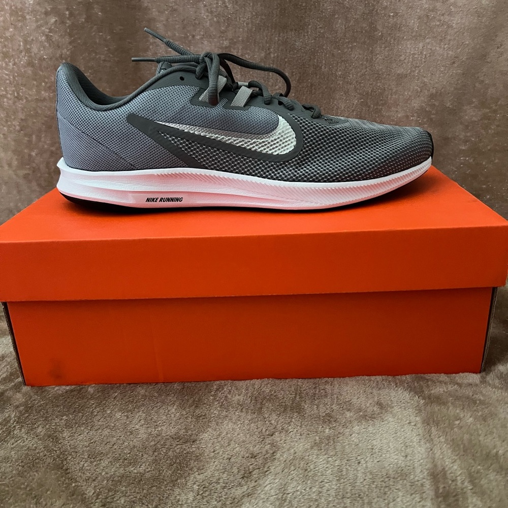 Brand new Nike tennis shoes